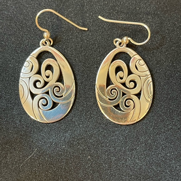 Brighton Silver Swirl Oval Pendant Necklace with Matching Earrings - Picture 8 of 9